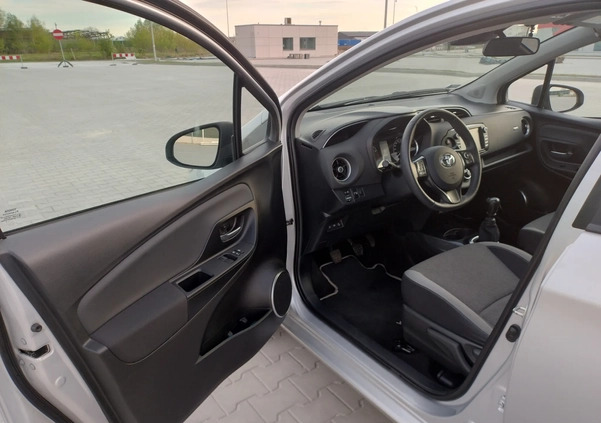 Toyota Yaris cena 56000 przebieg: 67000, rok produkcji 2019 z Niepołomice małe 326
